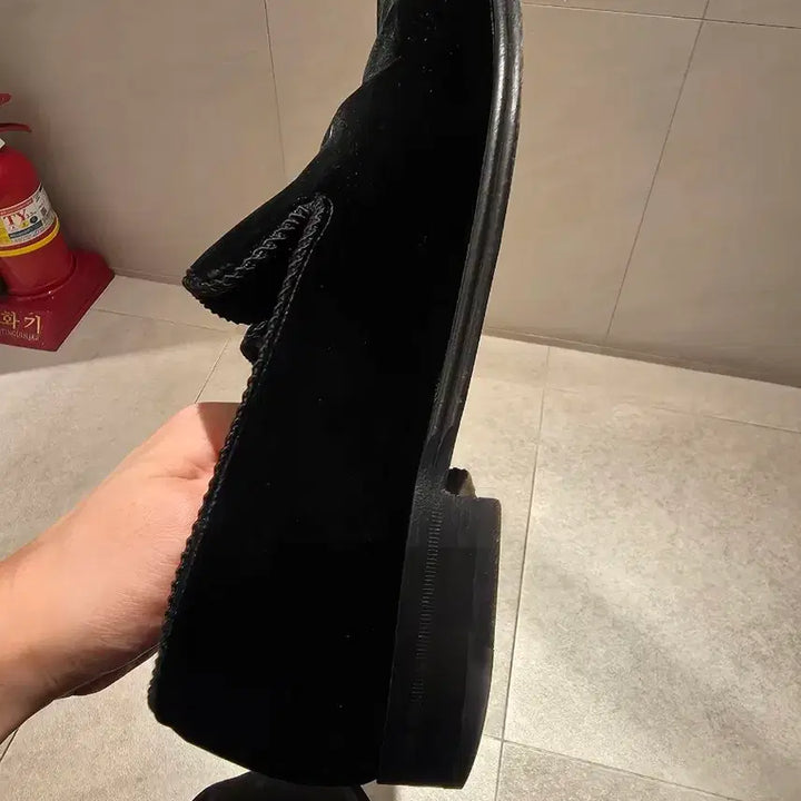 [BUNJANG] Alexander McQueen Velvet Loafers / 알렉산더맥퀸 실버 포인트토 벨벳 로퍼 팝니다. 280