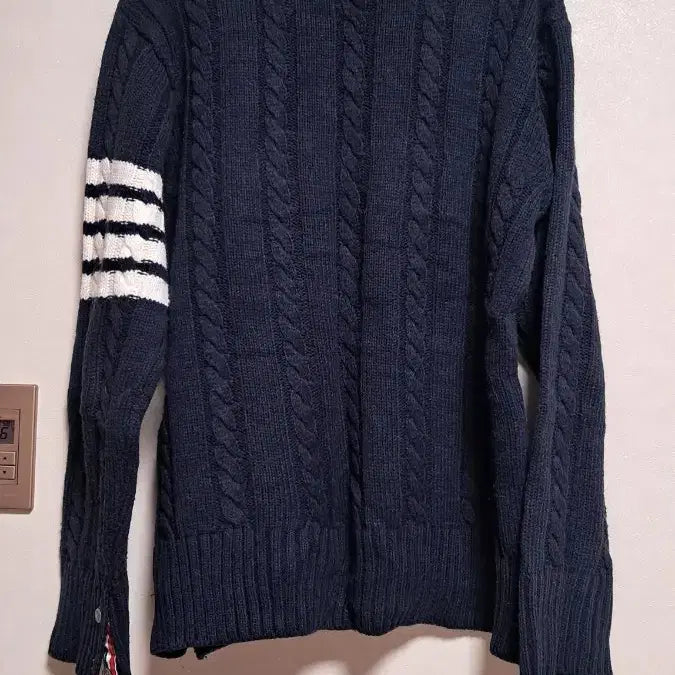 [BUNJANG] DeFacto Navy Cable Knit Sweater / 디팩토 네이비 케이블 니트 스웨터