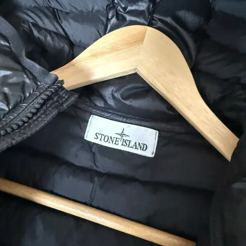 [BUNJANG] Stone Island Lightweight Padded Jacket / 스톤아일랜드 경량패딩 xl