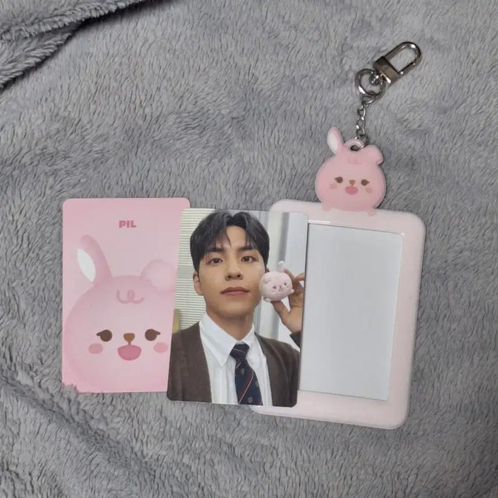 [BUNJANG] DAY6 Wonpil Denimalz Photocard Holder &amp; Photo Frame (Includes Photocard) / 데이식스 원필 필끼 데니멀즈 포카 홀더 포토 프레임 (포카포함)