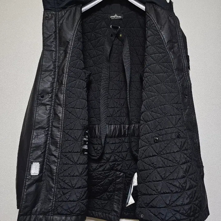 [BUNJANG] Stone Island Shadow Project Lasered Poly-Hide 2L Jacket / 스톤아일랜드 쉐도우프로젝트 lasered poly-hide 2L 자켓