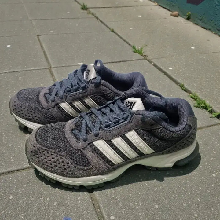 [BUNJANG] Adidas Gray Hiking Shoes 240 / 아디다스 회색 운동화 240