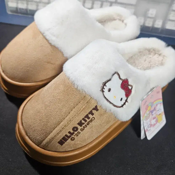 [BUNJANG] Sanrio Hello Kitty Slippers / 산리오 헬로키티 슬리퍼 팝니다