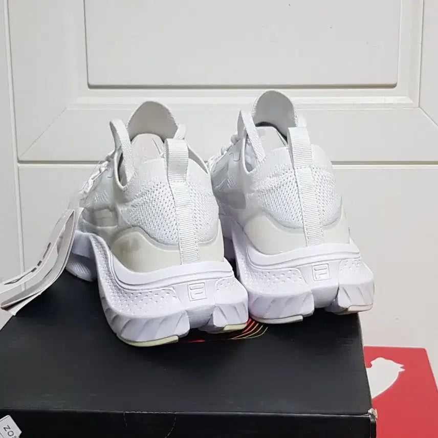 [BUNJANG] Fila Sneakers (255-280) / [새상품] 휠라 운동화 (255,260,265,270,275,280)