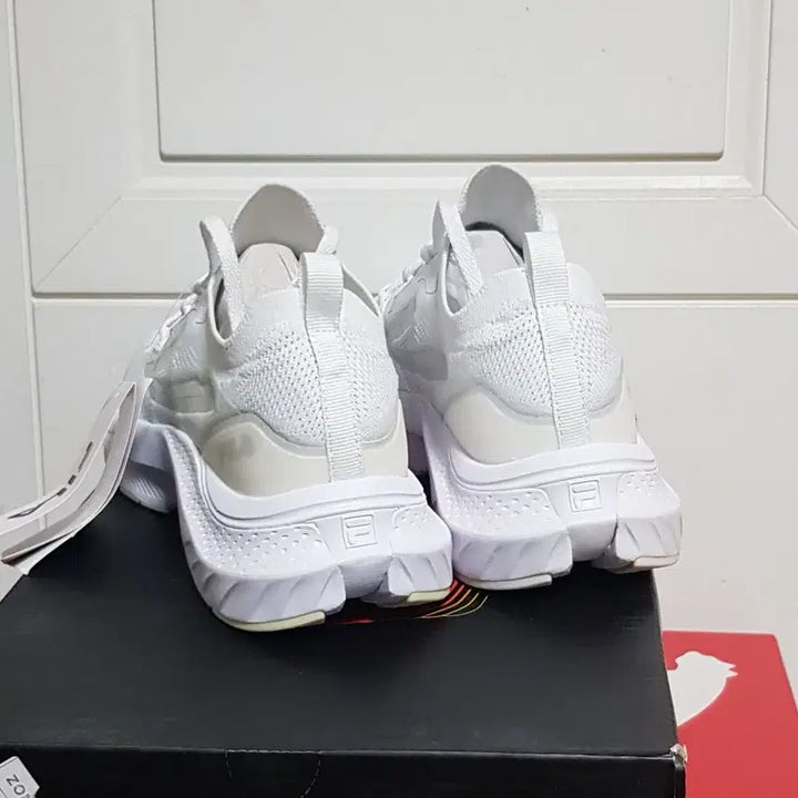 [BUNJANG] Fila Sneakers (255-280) / [새상품] 휠라 운동화 (255,260,265,270,275,280)