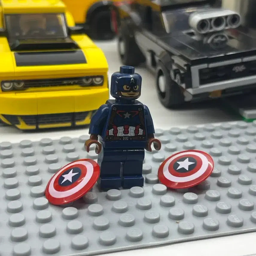 [BUNJANG] Lego Marvel Avengers Captain America Minifigure Set / 래고 마블 어벤져스 캡틴 아메리카 미니피규어+방패 4개