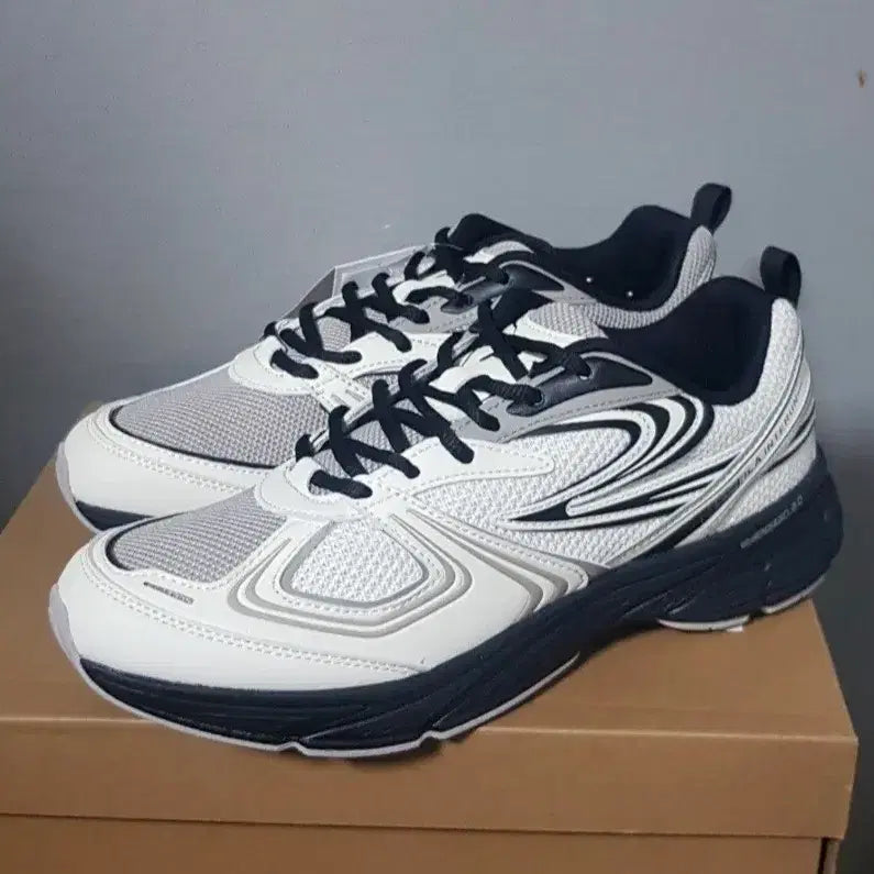 [BUNJANG] Fila Sneakers (White/Gray/Black) - New / [새상품] 휠라 운동화 (260,265,270,275,280)
