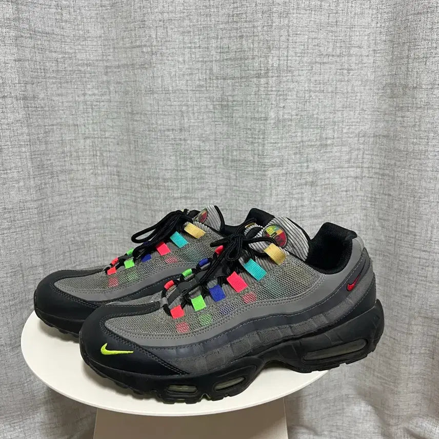 [SOLD OUT] 나이키 에어맥스 95 SE 그레이 멀티컬러 270