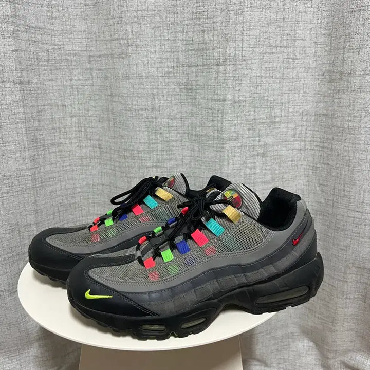 [SOLD OUT] 나이키 에어맥스 95 SE 그레이 멀티컬러 270