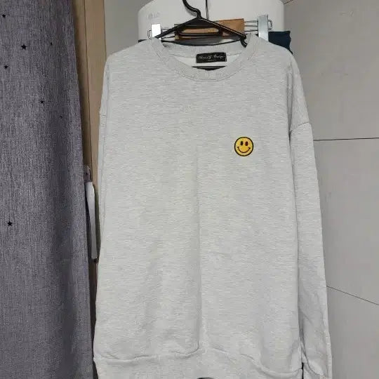 [BUNJANG] Have a Good Time Smile Sweatshirt / 헤브어굿타임 스마일 맨투맨 티셔츠