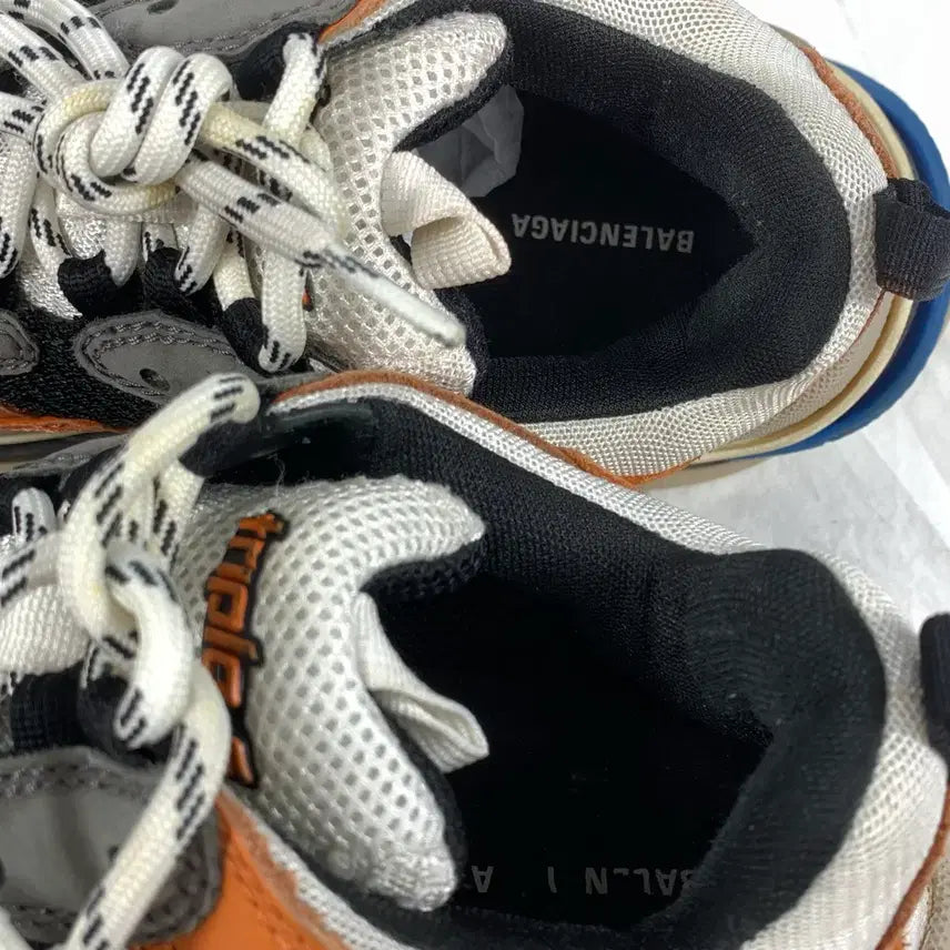 [BUNJANG] Balenciaga Triple S Halloween Edition Sneakers / (정품)발렌시아가 트리플S 할로윈에디션 스니커즈