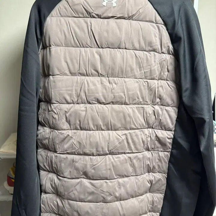 [BUNJANG] Under Armour Padded Jumper Black/Beige / 언더아머 패딩 점퍼 블랙/베이지