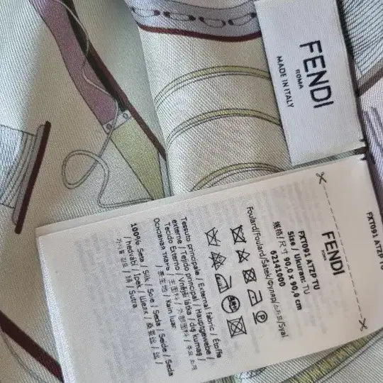 [BUNJANG] Fendi Two-Tone Silk Scarf / 펜디정품  투톤 실크 스카프 미사용