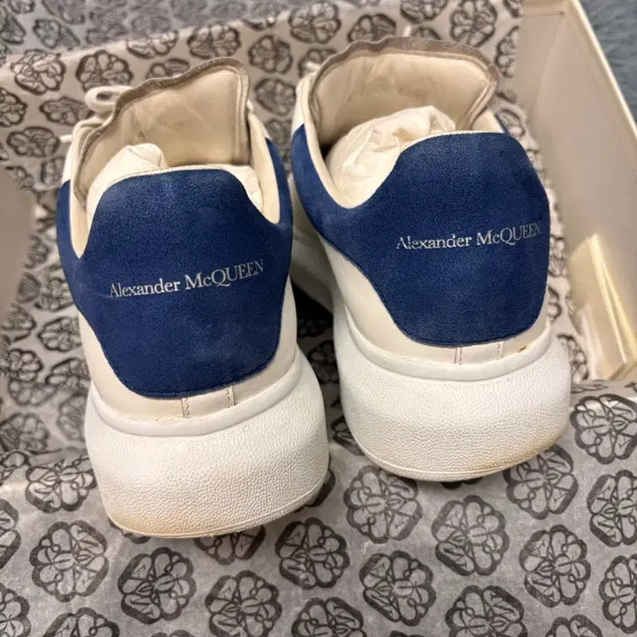 [BUNJANG] Alexander McQueen Blue Oversized Sneakers (Size 41.5) / [풀박스/당일배송] 알렉산더맥퀸 블루 오버솔 스니커즈 41.5