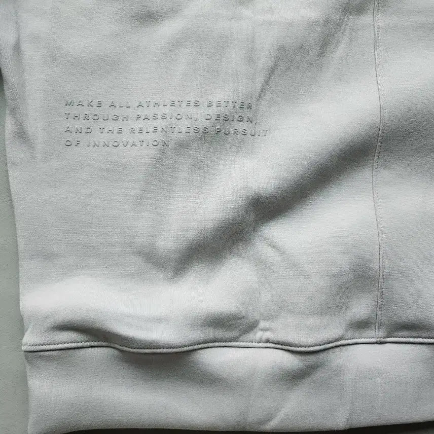 [SOLD OUT] 언더아머 정품 여성 맨투맨 새제품 헬스 크로스핏 런닝 등산 트레킹 자전거