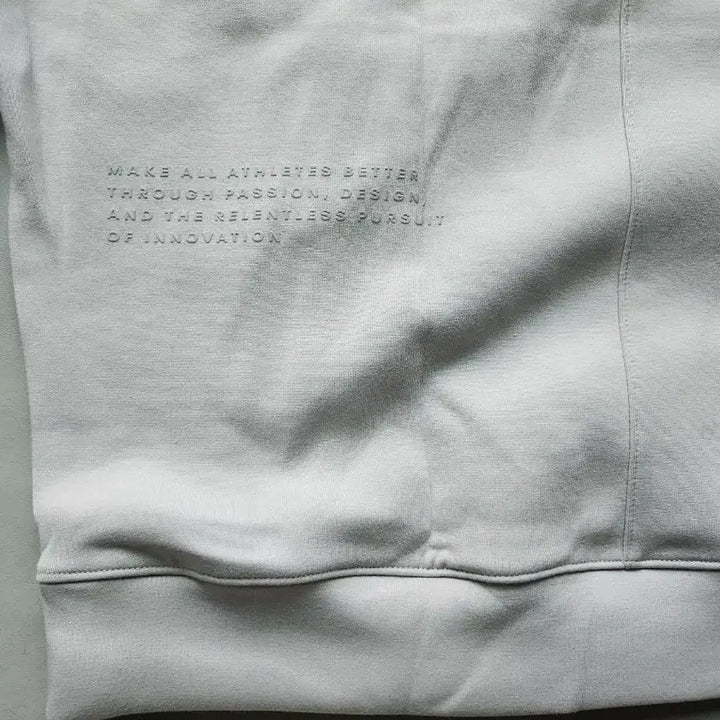 [SOLD OUT] 언더아머 정품 여성 맨투맨 새제품 헬스 크로스핏 런닝 등산 트레킹 자전거