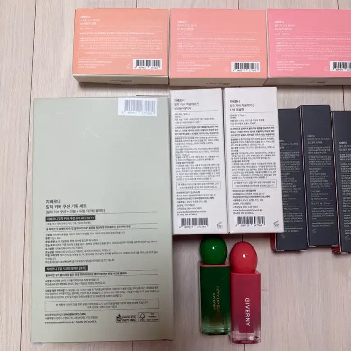 [BUNJANG] Giverny Cushion and Foundation Set / 미개봉) 지베르니 밀착 쿠션, 밀착 파운데이션, 블러셔, 섀도우팔레트,