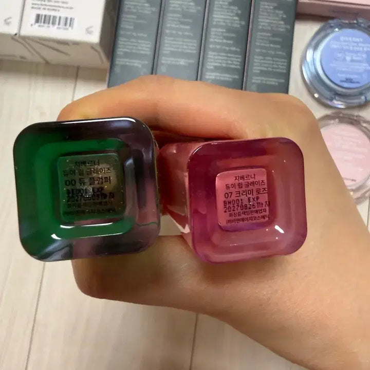 [BUNJANG] Giverny Cushion and Foundation Set / 미개봉) 지베르니 밀착 쿠션, 밀착 파운데이션, 블러셔, 섀도우팔레트,