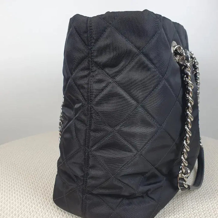 [BUNJANG] Prada Black Quilted Chain Tote Bag / 프라다 블랙 체인 퀼팅 토트백