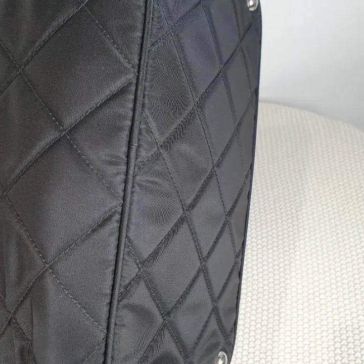 [BUNJANG] Prada Black Quilted Chain Tote Bag / 프라다 블랙 체인 퀼팅 토트백