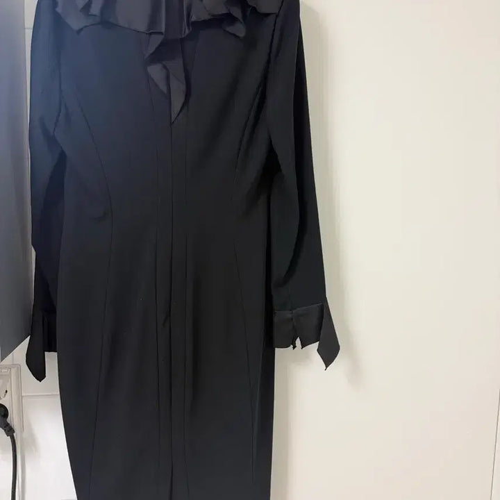 [BUNJANG] Jimmy V Black Ribbon Midi Dress / Jimmy V 블랙 리본 장식 원피스
