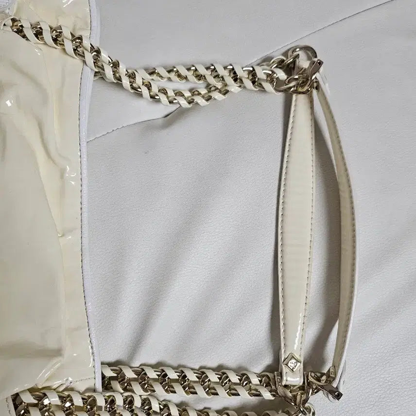 [BUNJANG] MCM Ivory Shoulder Bag / 정품))MCM 아이보리 숄더백 체인 가방