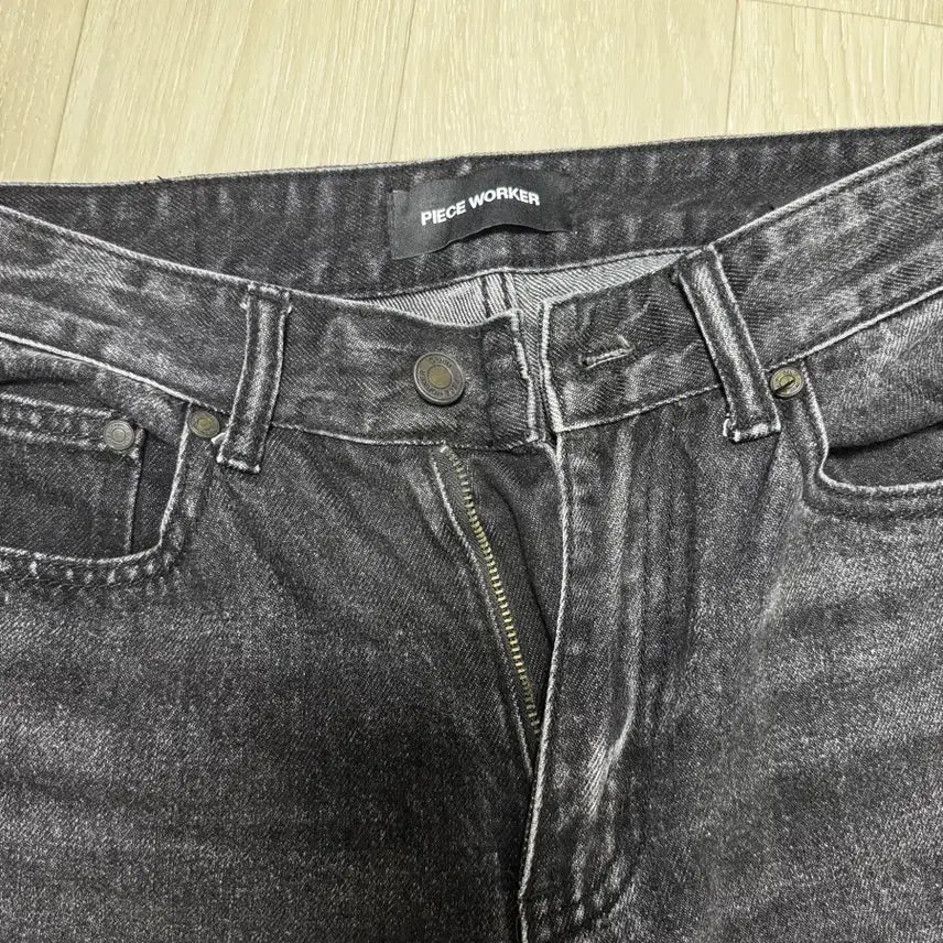 [BUNJANG] Peacewalker Dark Indigo Jeans Size 28 / [옷장정리] 피스워커 흑청 28 Size