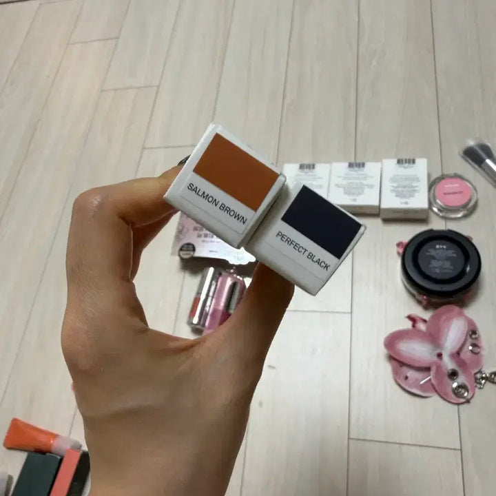 [BUNJANG] NAMING Layered Fit Cushion, Blush, Cheek Balm, Eyeliner Bundle / 새상품) 네이밍 블러셔, 치크밤, 신상 아이라이너 등등 저렴