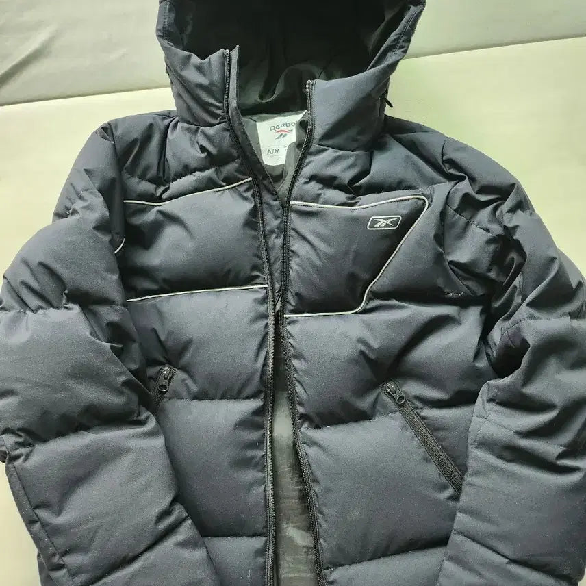 [BUNJANG] Reebok Training Duck Down Padded Jacket / 리복 정품 트레이닝 패딩 새제품 런닝 축구 풋살 헬스 등산 트레킹 자전거