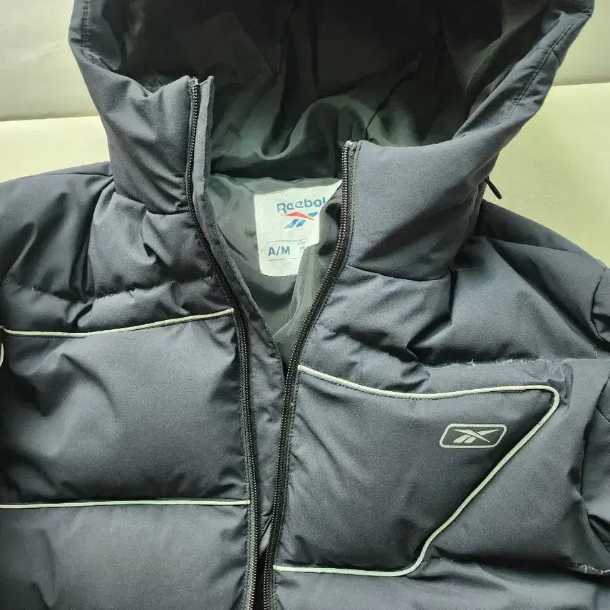 [BUNJANG] Reebok Training Duck Down Padded Jacket / 리복 정품 트레이닝 패딩 새제품 런닝 축구 풋살 헬스 등산 트레킹 자전거
