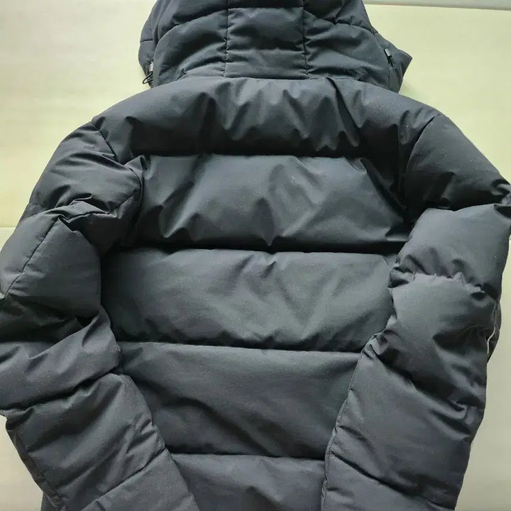 [BUNJANG] Reebok Training Duck Down Padded Jacket / 리복 정품 트레이닝 패딩 새제품 런닝 축구 풋살 헬스 등산 트레킹 자전거