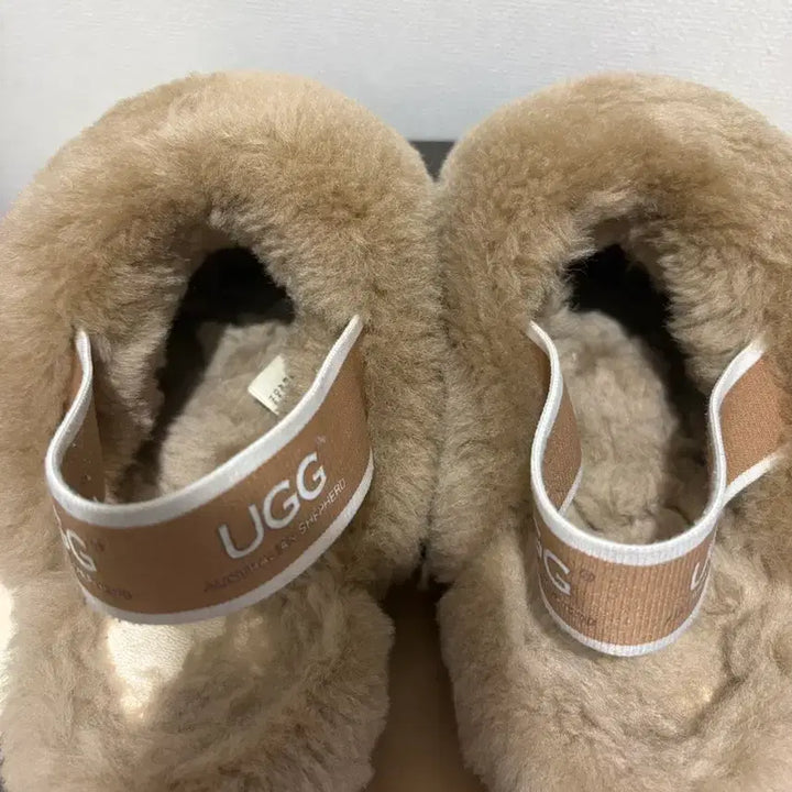 [BUNJANG] UGG Slippers / UGG 어그 털 슬리퍼35((무배))
