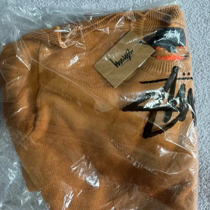 [BUNJANG] Stussy Laguna Icon Sweater Tan (XL) - Sealed / [XL] 스투시 라구나 아이콘 스웨터 탄 미개봉