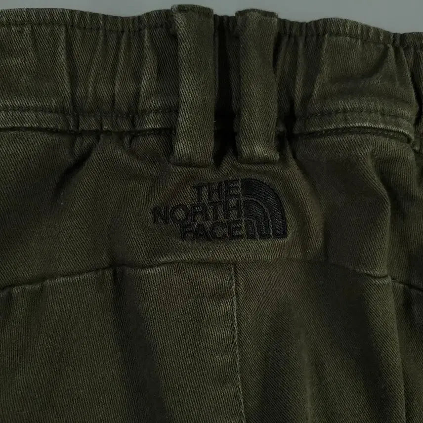 [BUNJANG] The North Face White Label Pigment Khaki Black Logo Double Knee Cargo Pants / 노스페이스 화이트라벨 피그먼트 카키 블랙 로고 밴딩 더블니 카고포켓 분토