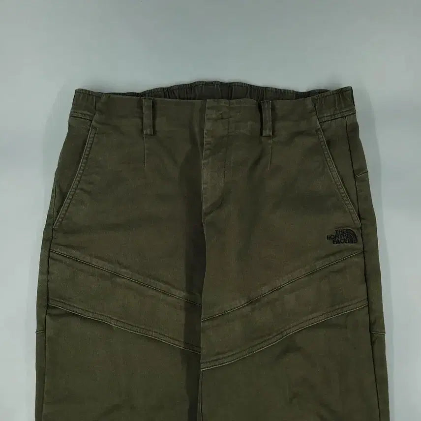 [BUNJANG] The North Face White Label Pigment Khaki Black Logo Double Knee Cargo Pants / 노스페이스 화이트라벨 피그먼트 카키 블랙 로고 밴딩 더블니 카고포켓 분토