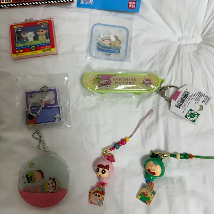 [BUNJANG] Random Acrylic Keyring Figure Keyring Set / 짱구 랜덤 아크릴 키링 수제 피규어 키링 방울 키링 등등