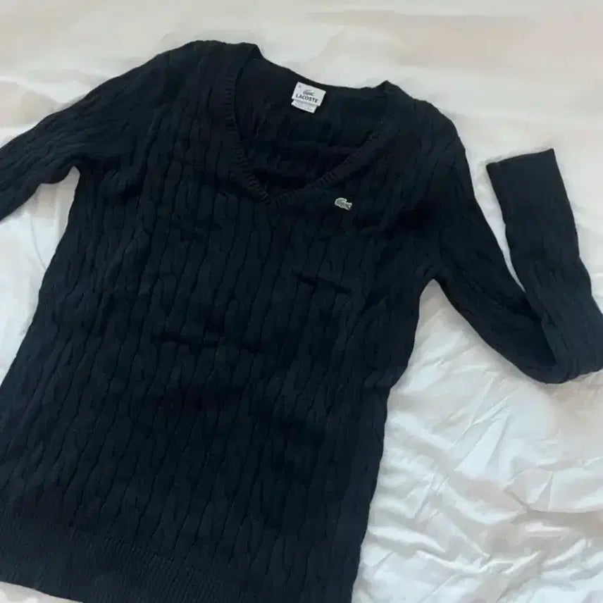 [BUNJANG] Lacoste Black V-neck Knit Sweater / 라코스테 정품 블랙 브이넥 니트