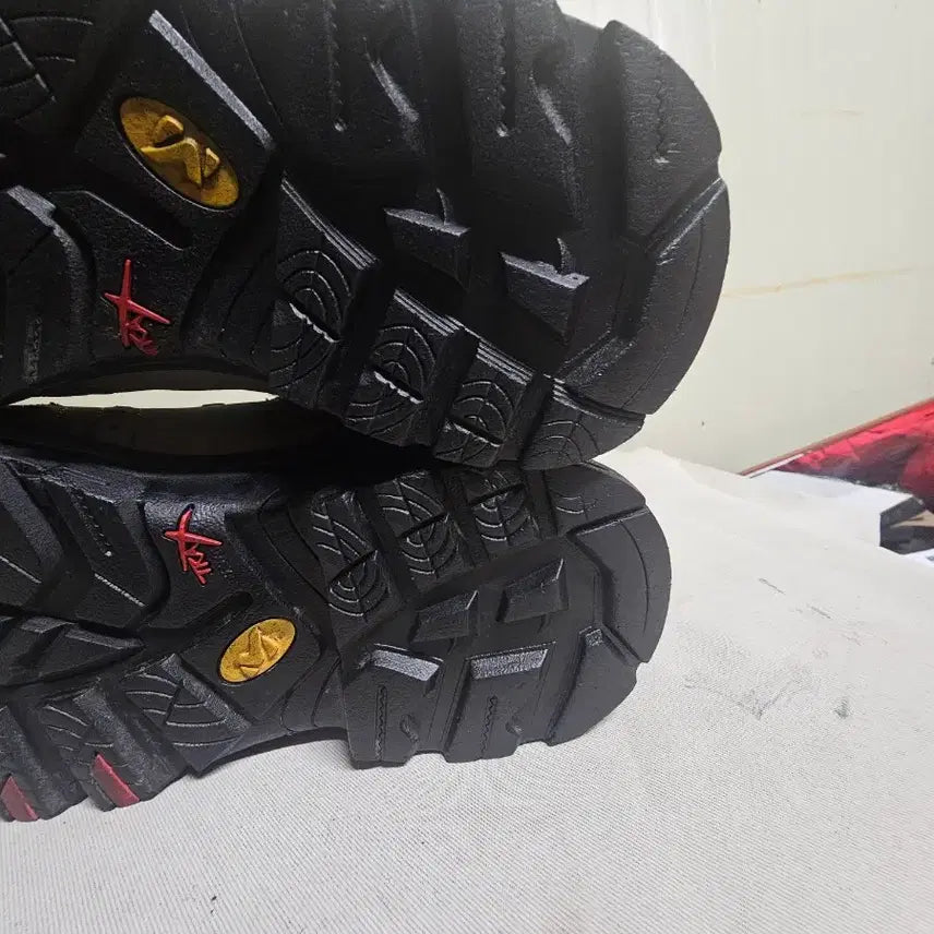 [BUNJANG] Millet Gore-Tex Hiking Boots 240mm / 밀레 고어텍스등산화 트레킹화 240미리