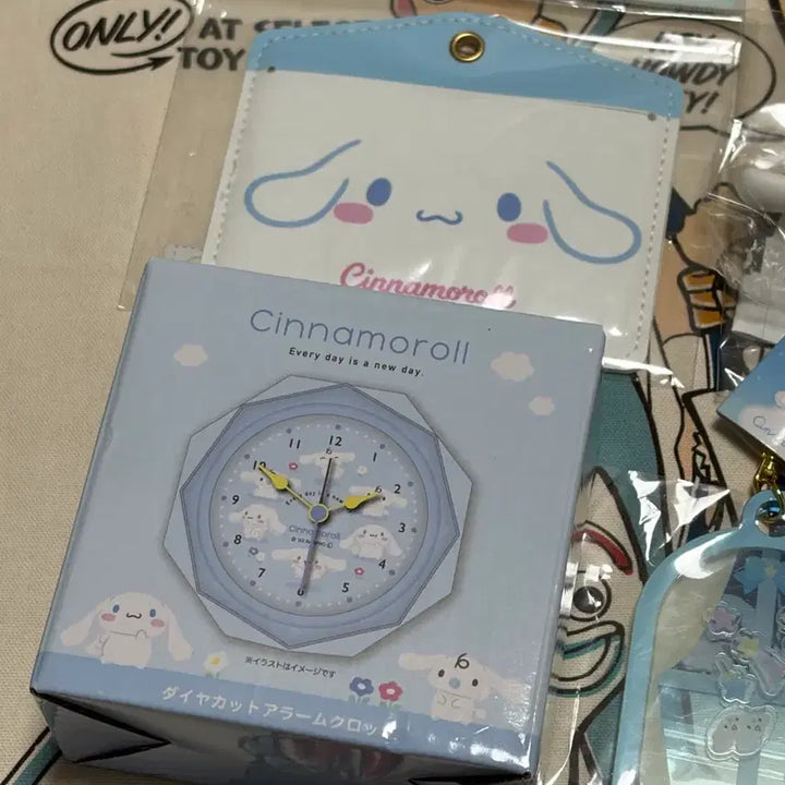 [BUNJANG] Sanrio Cinnamoroll Bundle Set / [6개 일괄] 산리오 정품 시나모롤 탁상시계, 인형 키링, 피규어 등