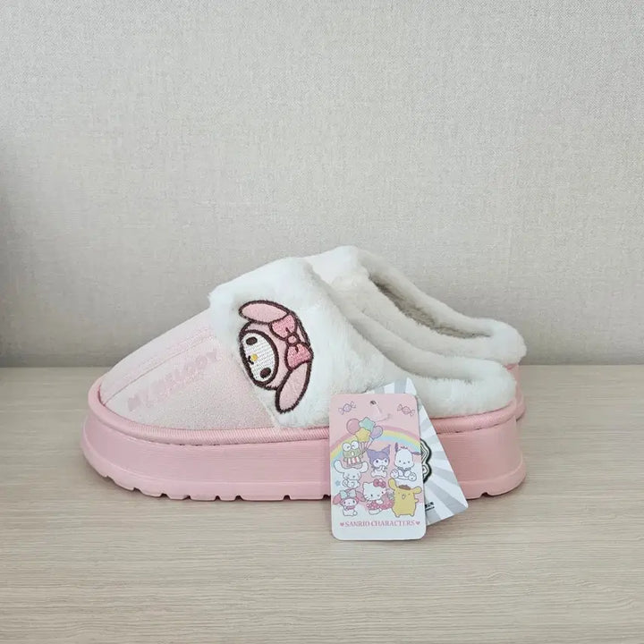 [BUNJANG] Sanrio My Melody Fluffy House Slippers / 산리오 마이멜로디 털 실내화 슬리퍼