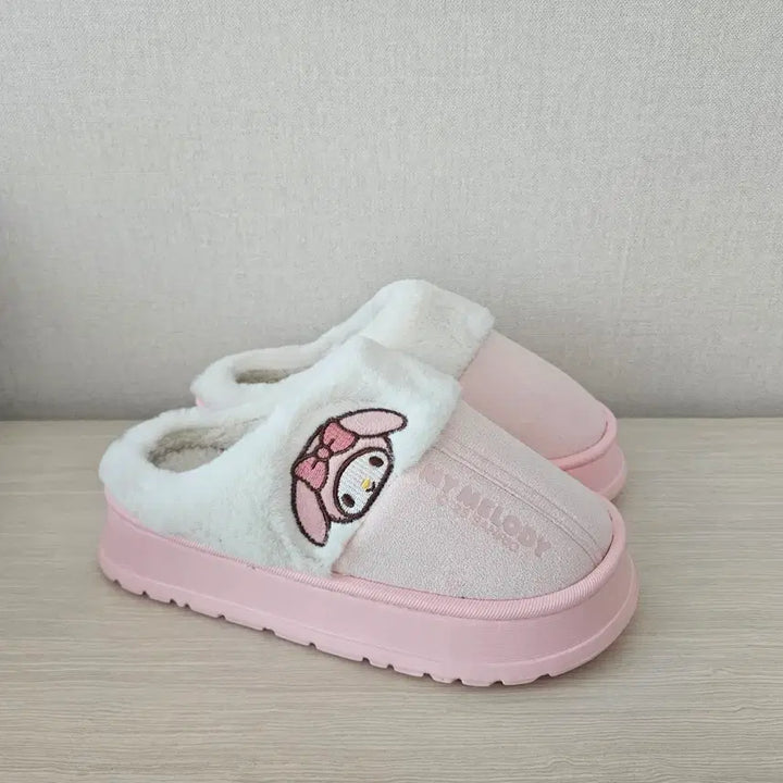 [BUNJANG] Sanrio My Melody Fluffy House Slippers / 산리오 마이멜로디 털 실내화 슬리퍼