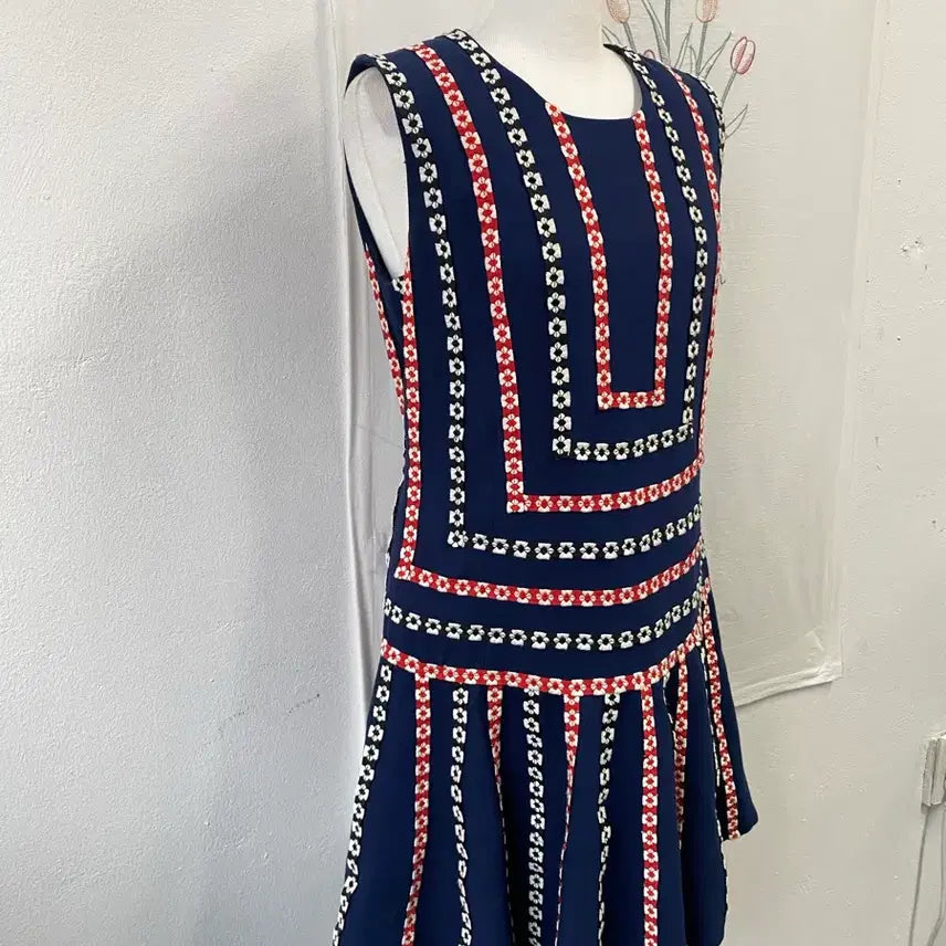 [BUNJANG] Magin Navy Flare Pattern Sleeveless Dress / 매긴 네이비 플레어 패턴 나시 원피스