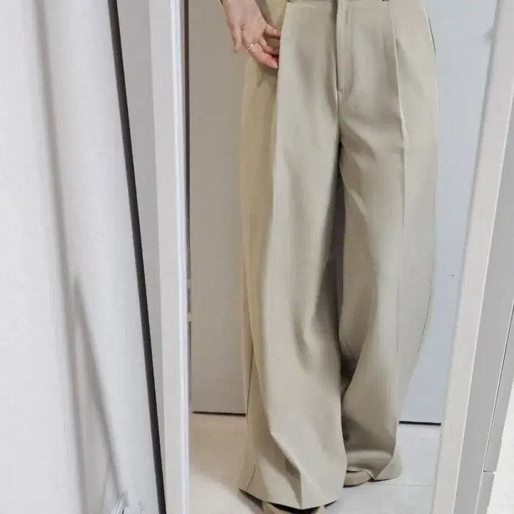 [BUNJANG] Gold Logo Pleated Trousers Medium / 금장로고 핀턱 슬랙스 미듐사이즈