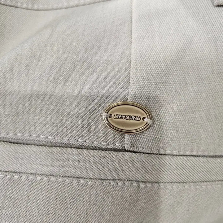 [BUNJANG] Gold Logo Pleated Trousers Medium / 금장로고 핀턱 슬랙스 미듐사이즈