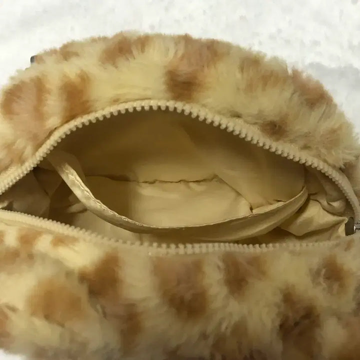 [BUNJANG] Hello Kitty Garakuma Leopard Pouch / 갸루쿠마 키티 포셰트 호피 포쉐트 파우치 헬로키티