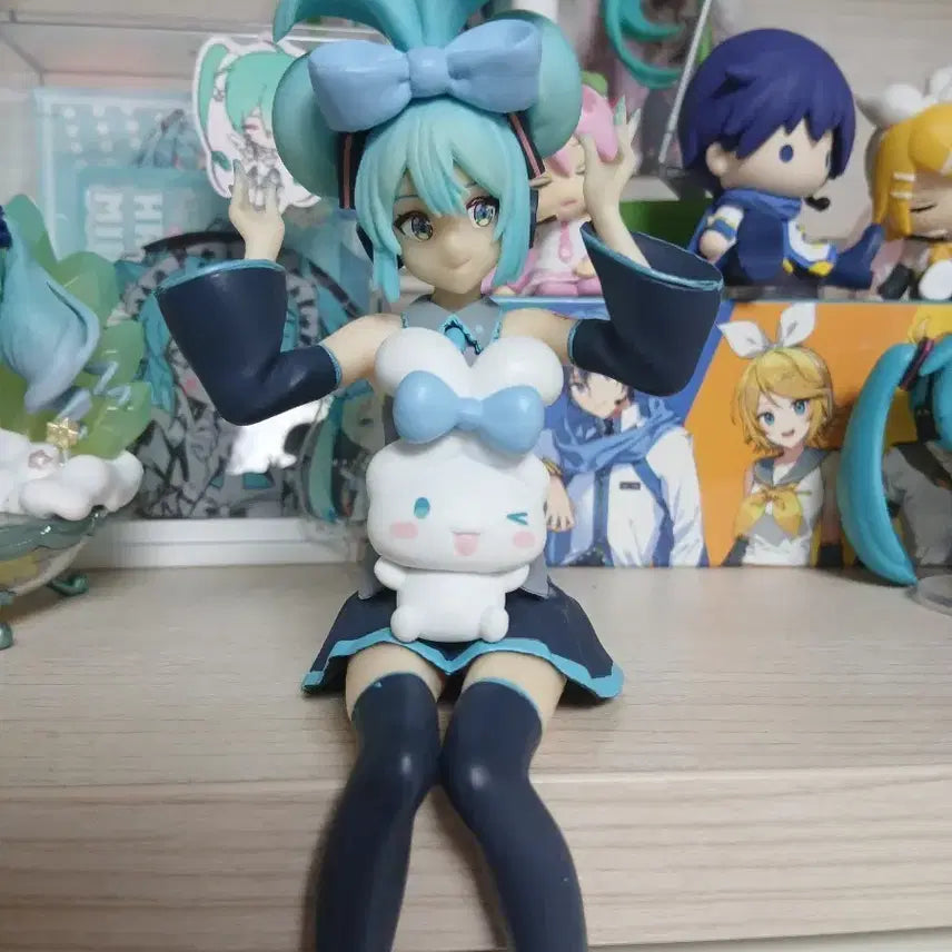 [BUNJANG] Hatsune Miku Cinnamoroll Figure / 하츠네미쿠 시나모롤 피규어 네고 가능
