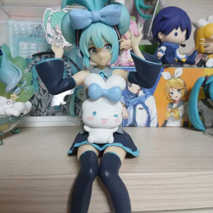 [BUNJANG] Hatsune Miku Cinnamoroll Figure / 하츠네미쿠 시나모롤 피규어 네고 가능