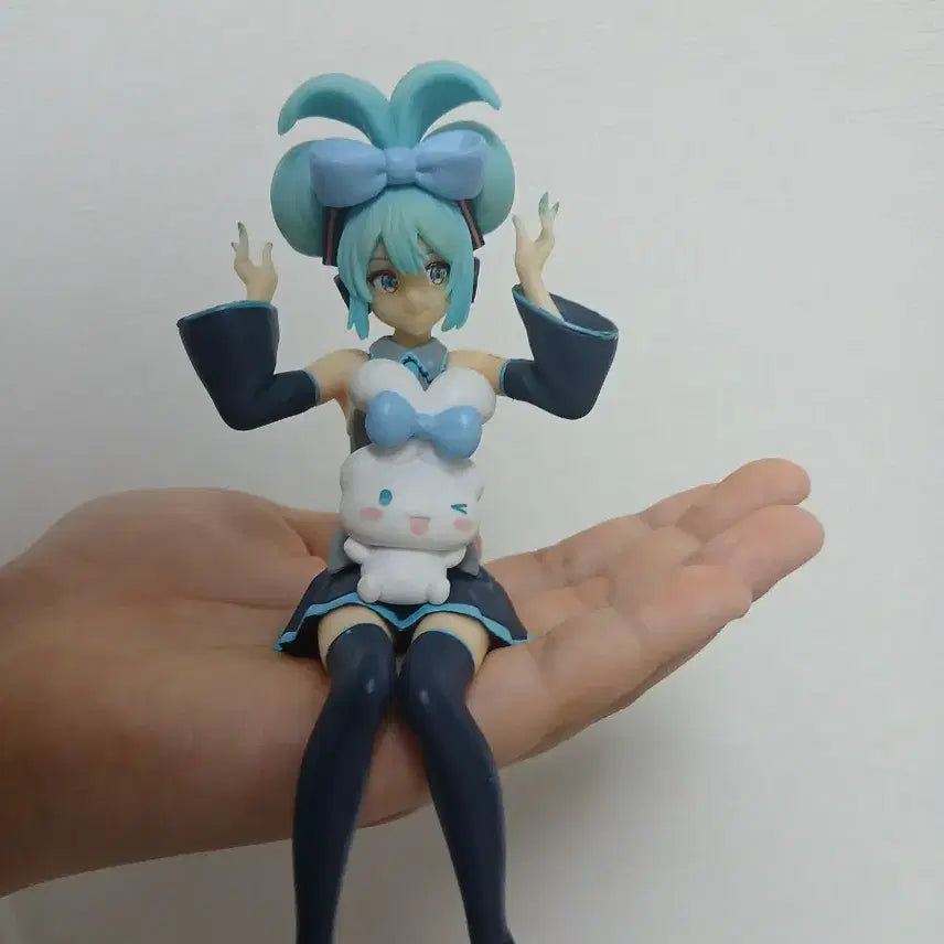 [BUNJANG] Hatsune Miku Cinnamoroll Figure / 하츠네미쿠 시나모롤 피규어 네고 가능