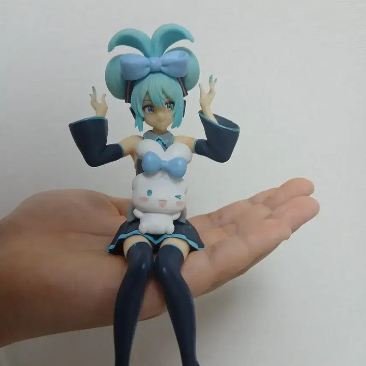 [BUNJANG] Hatsune Miku Cinnamoroll Figure / 하츠네미쿠 시나모롤 피규어 네고 가능