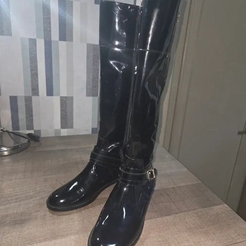 [BUNJANG] Long Boots (240) - Unique Patent Leather / 롱부츠(새상품/240) 유니크한 애나멜 가죽 롱부츠